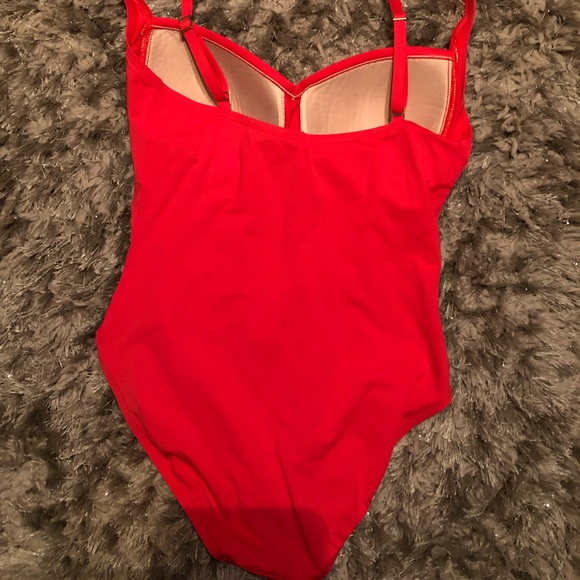 Swimsuit - Picture 4 of 6